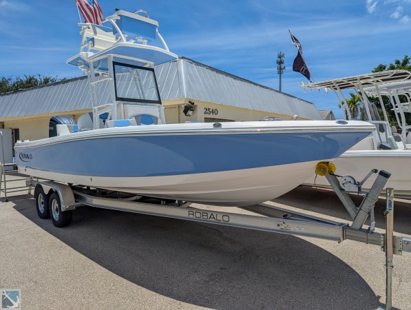 New 2023 Robalo 246 Cayman SD for sale